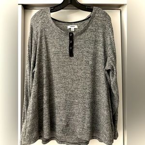 Sonoma Women’s 1X Sleepwear set. Flannel pants, top is stretchy.